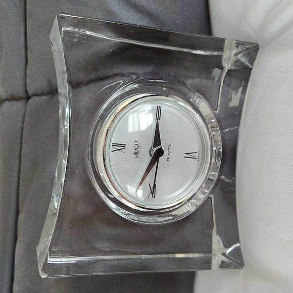 Mikasa Other - Mikasa Vintage Solitaire Crystal Clock